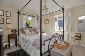 Photo 13- click for photo gallery